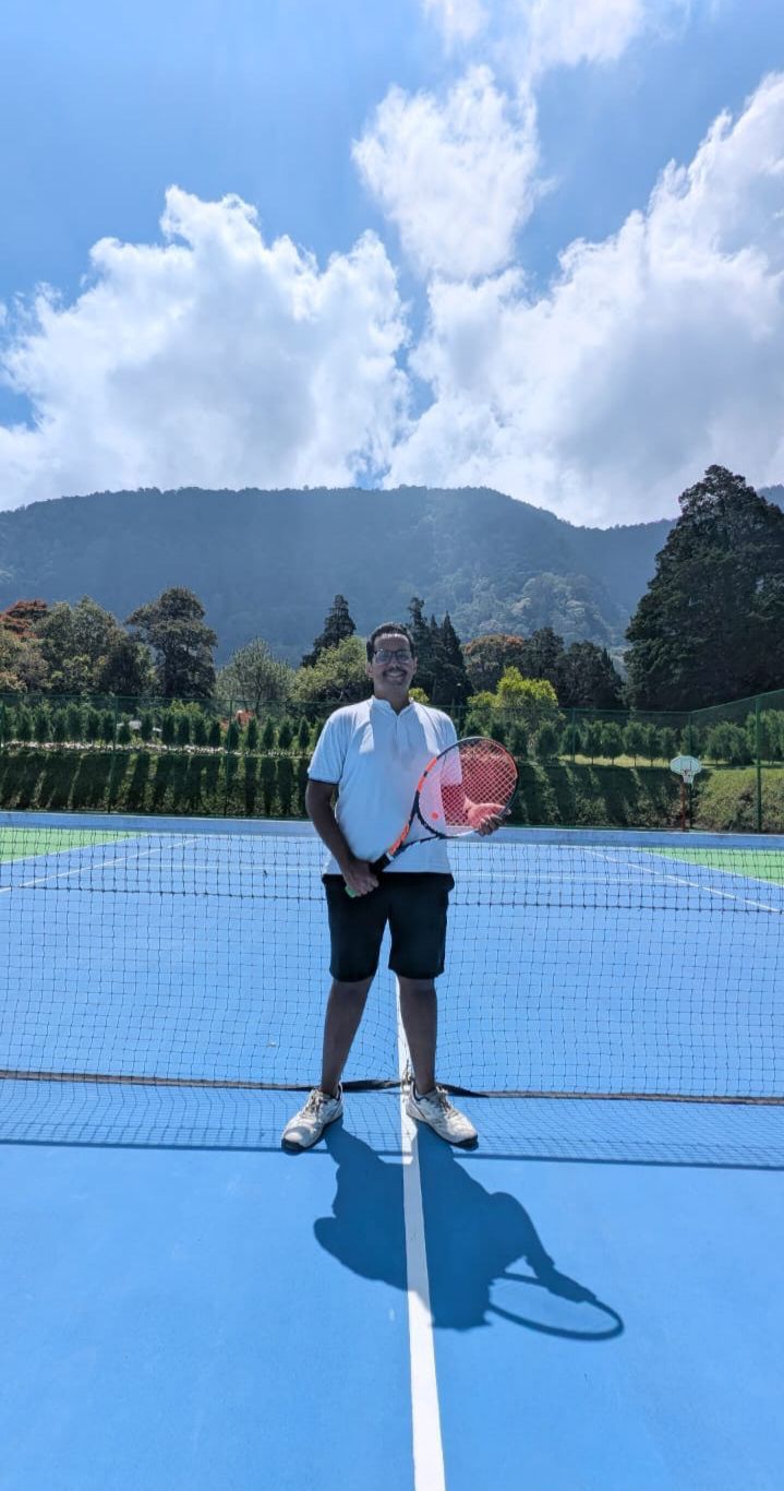 Fawwaz Alharbi on a tennis court